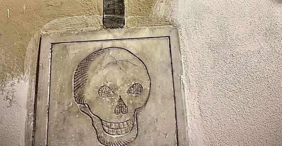 Florence: Dark Mysteries and Legends Guided Walking Tour - Medici crimes, mafia violence, and the Monster of Florence