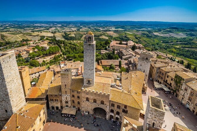 Florence Day Trip: Pisa, San Gimignano and Siena with Lunch - Pisa gives you the famous photo first