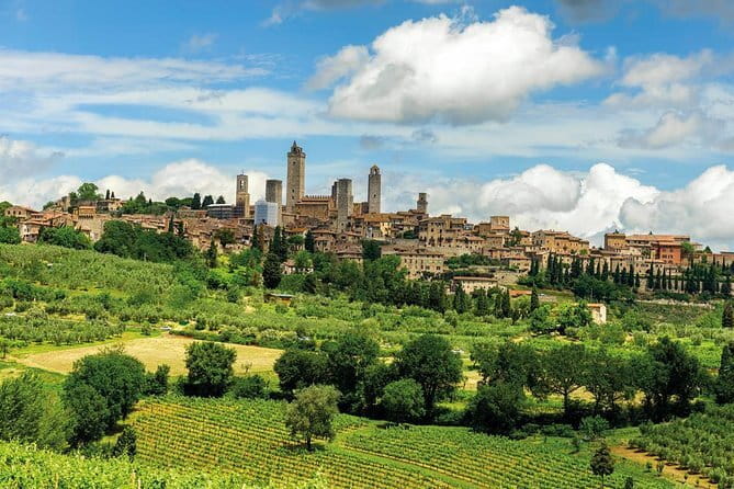 Florence Day Trip: Pisa, San Gimignano and Siena with Lunch - The winery lunch is the day’s social center