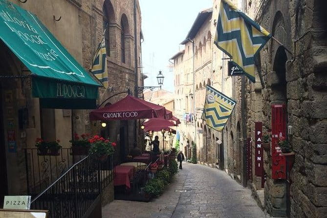Florence Day Trip to Volterra and San Gimignano - Why Volterra makes the morning special