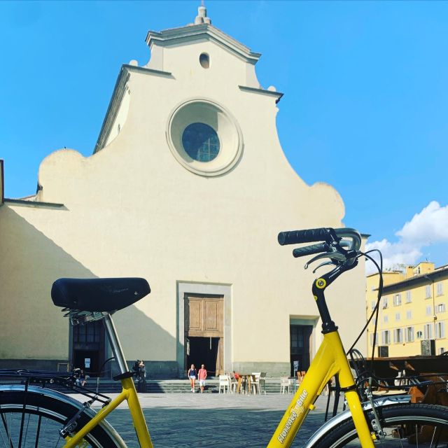 Florence discovery by bike - Start beside the Arno, where the city opens up