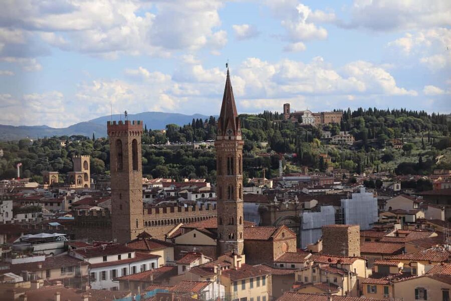 Florence: Duomo Area Tour with Giotto's Tower Climb Ticket - Guides who add practical help