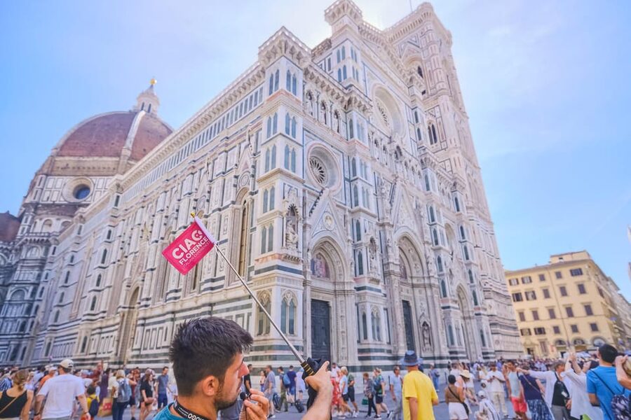 Florence: Duomo Cathedral Skip-the-Line Guided Tour - Entering Florence’s Duomo without the long wait