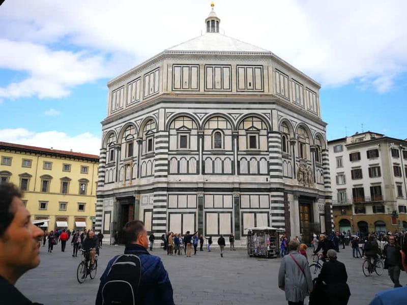 Florence: Duomo Skip-Any-Line Tour - Inside Santa Maria del Fiore, look up before you look around