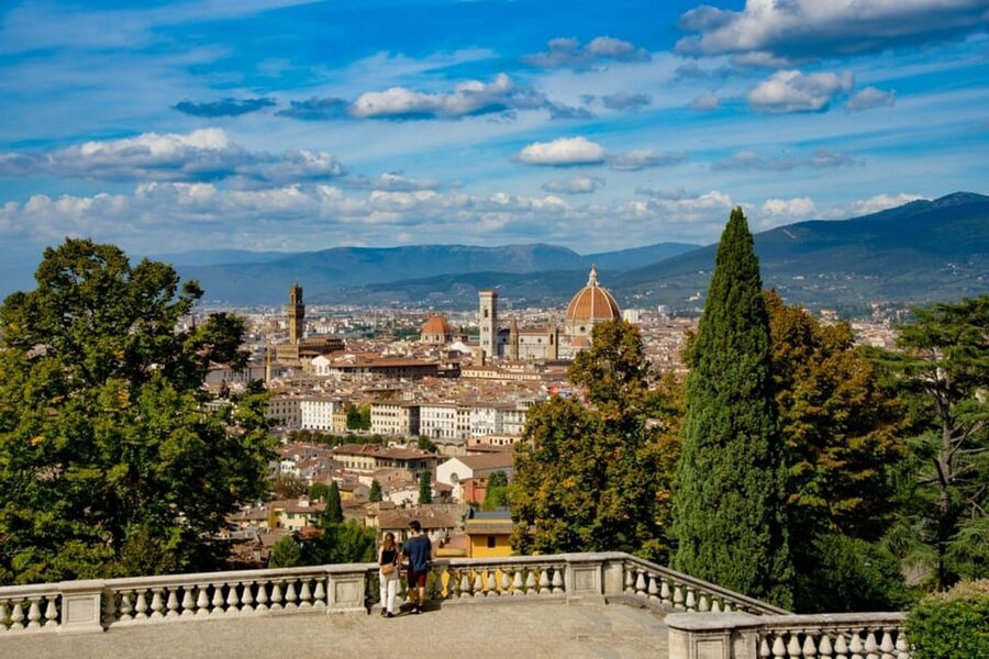Florence:E-Bike City Tour with stop at Piazzale Michelangelo - The downhill route through Florence’s greener side