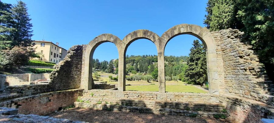 Florence: E-Vespa Rental with Smartphone Tour and Tasting - Leaving Borgo Ognissanti behind