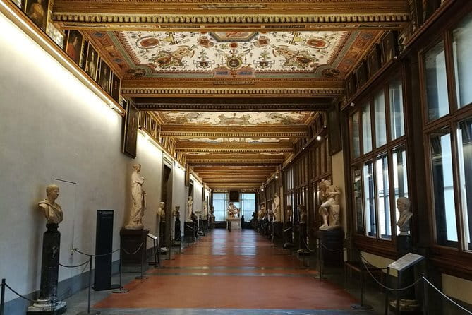 Florence: Early morning semi-private Uffizi Gallery guided experience - Botticelli, Raphael, and the main works
