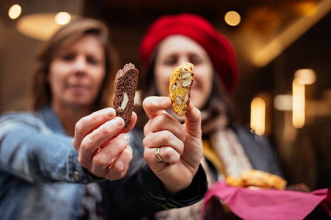 Florence Exclusive PRIVATE Food Tour with 6 or 10 Tastings - Piazza della Signoria and the grand finish