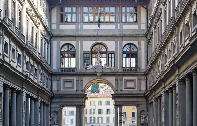 Florence: Exclusive Uffizi Semi-Private Tour, Max 6 People - Priority entry into the Uffizi
