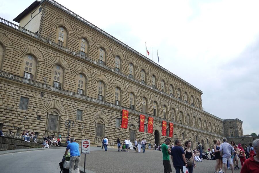 Florence: Fashion Private Tour with Museum Visits - Via de’ Tornabuoni and Florence’s luxury shop window