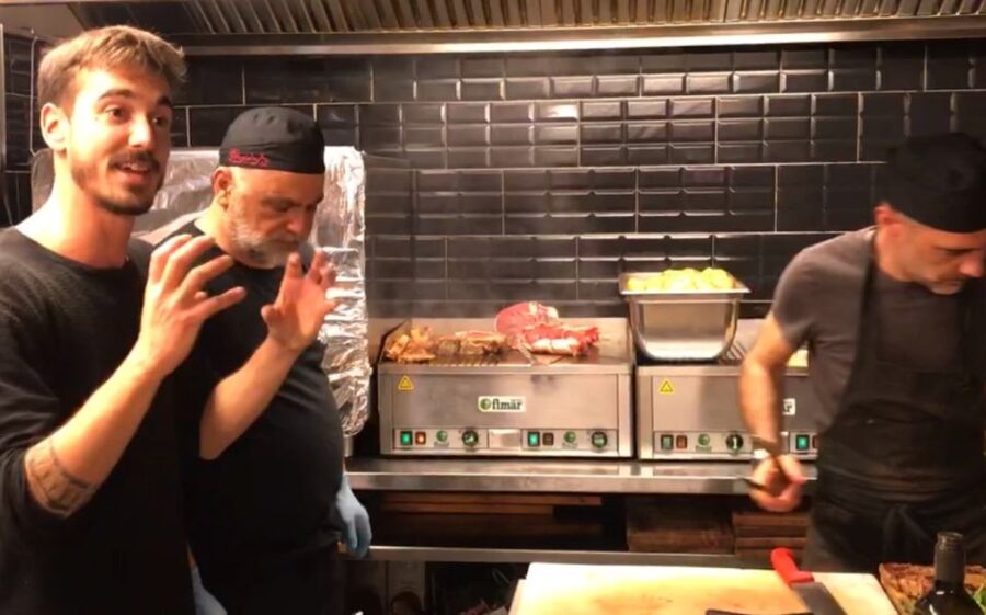 Florence: Florentine Steak Cooking Class with 3-Course Meal - Choosing and preparing a two-and-a-half-pound steak