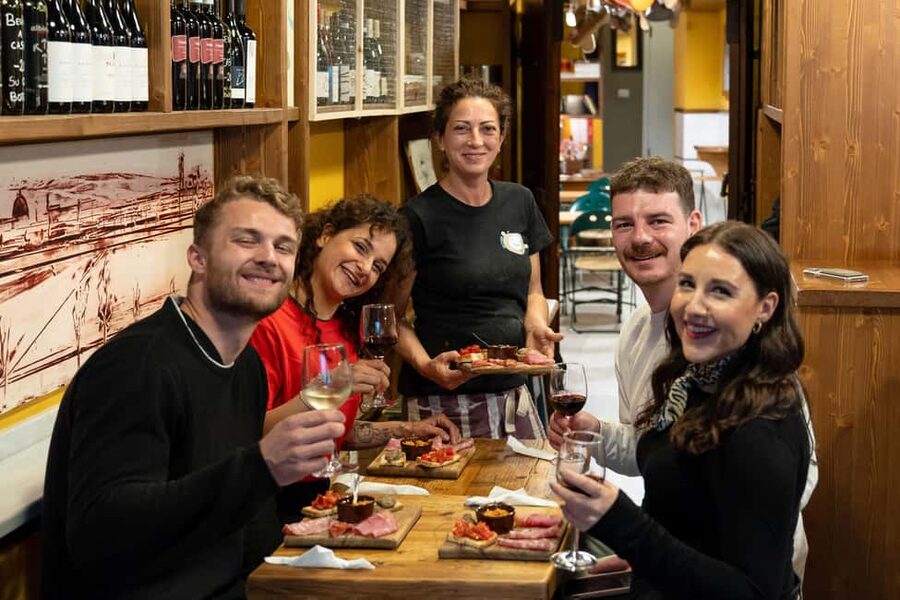 Florence: Food Walking Tour with Local Steak and Tuscan Wine - Starting among Renaissance sights