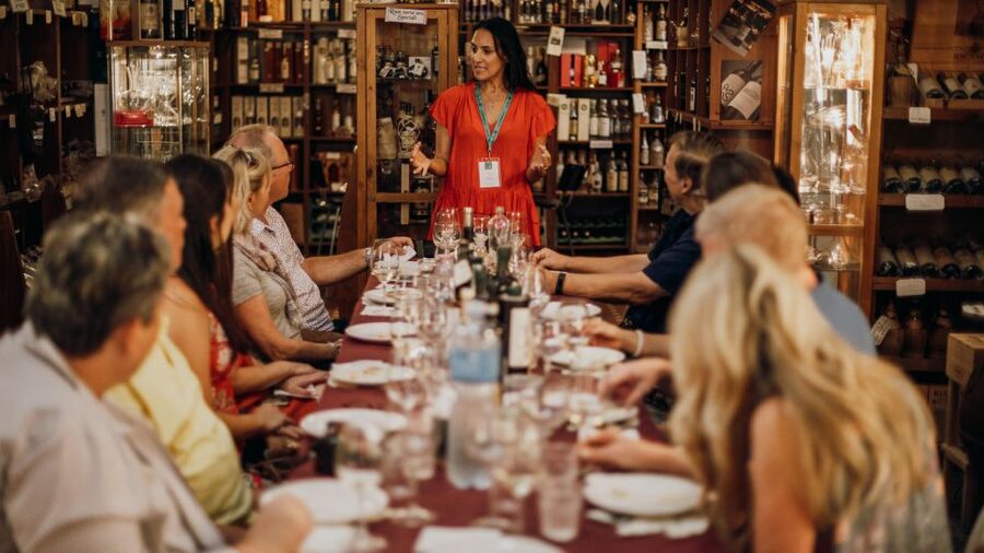 Florence: Food & Wine Tour in Oltrarno Neighborhood - Dinner at BBQ Trattoria Barbecue