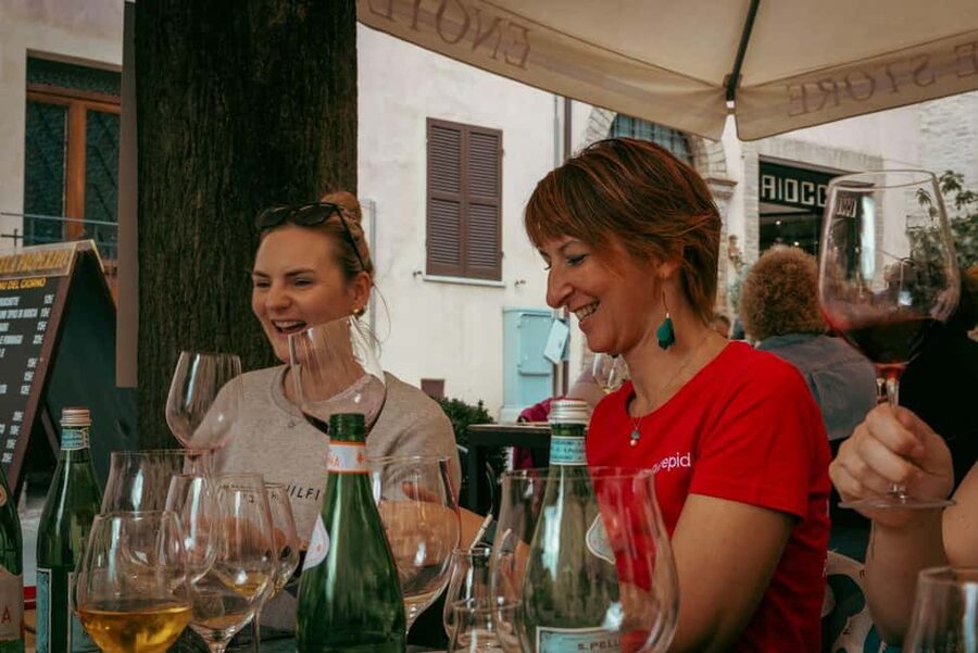 Florence Foodies Tour: Savor Tuscan Flavors & Fine Wine - Fettunta, olive oil, and an old-style enoteca