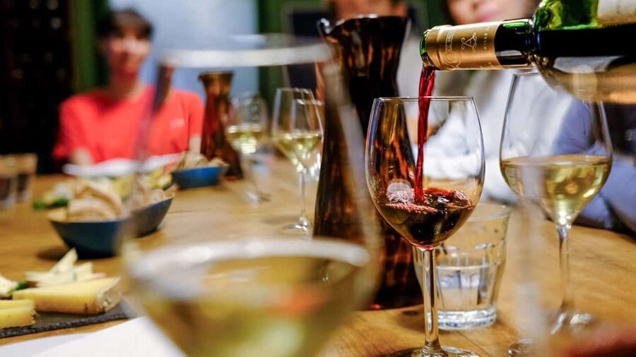 Florence Foodies Tour: Savor Tuscan Flavors & Fine Wine - Tuscan cookies and Vin Santo to finish