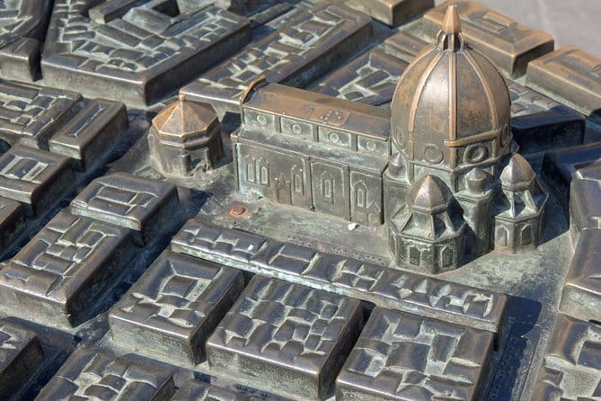 Florence for kids: private tour - Starting beneath Brunelleschi’s dome