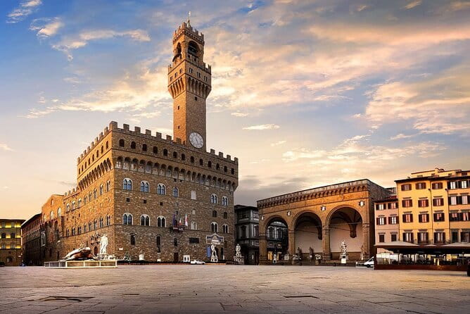 Florence Golf Cart private City tour Center & Michelangelo square - Why a golf cart works well in Florence
