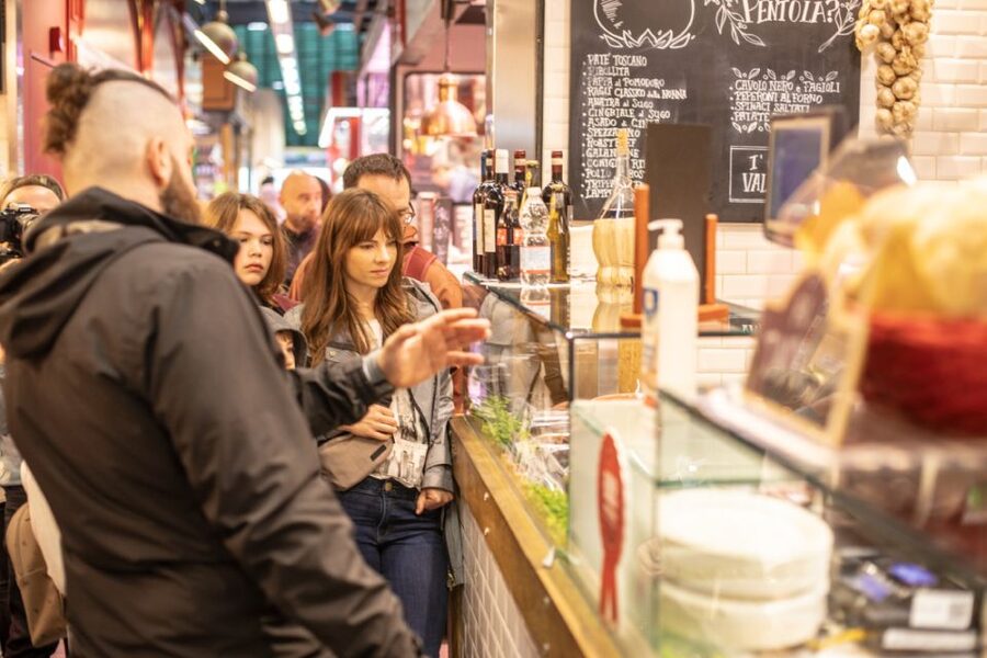 Florence: Grocery Market Food Tour and Tastings with a chef - Finishing with Italian gelato