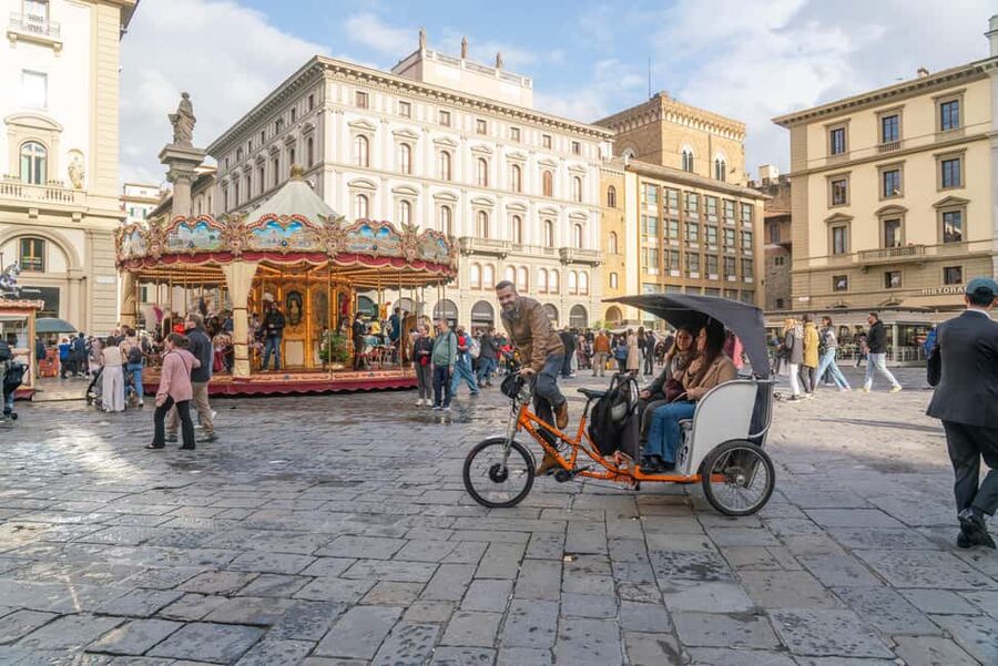 Florence: Guided City Tour by Rickshaw - The Arno and Ponte Vecchio