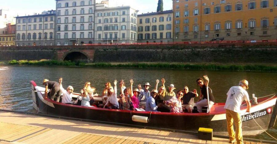 Florence: Guided Gondola Boat Tour with a Glass of Wine - Key points to know before booking
