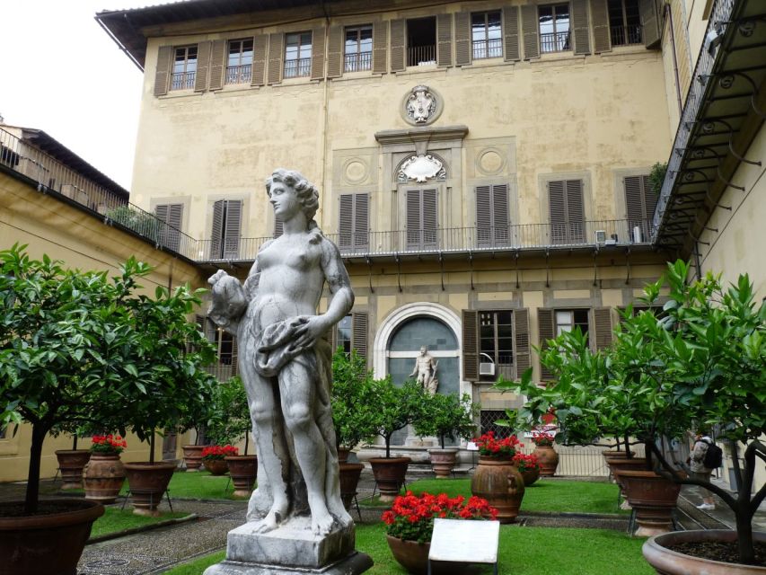 Florence: Guided Medici Tour - Timing, meeting point, and group format