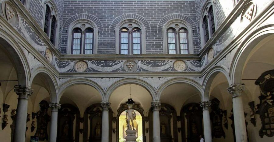 Florence: Guided Medici Tour - Entering Palazzo Medici, Florence’s family headquarters