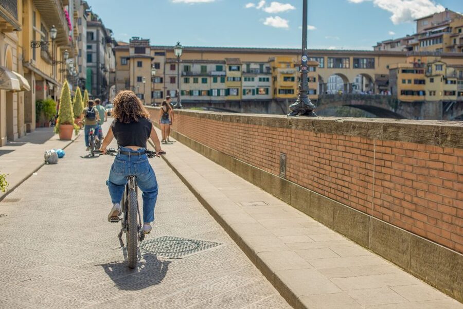 Florence: Guided Tour by E-Bike with Gelato & optional Lunch - The optional Tuscan lunch