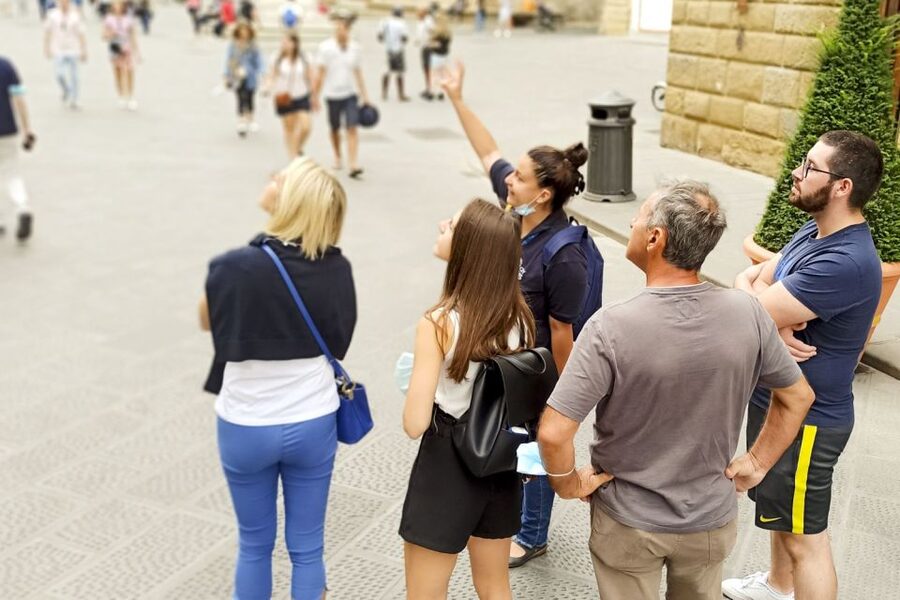 Florence: Heart of Florence Guided Walking Tour - Via Calzaioli and the city’s everyday center
