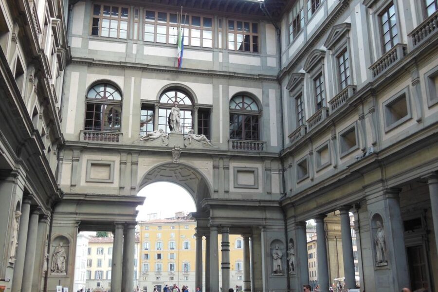 Florence: Heart of Florence Guided Walking Tour - Who should take this walk?