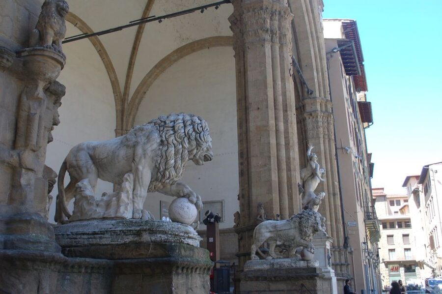 Florence: Highlights and Small-Group Accademia Tour - Entering the Accademia to see David