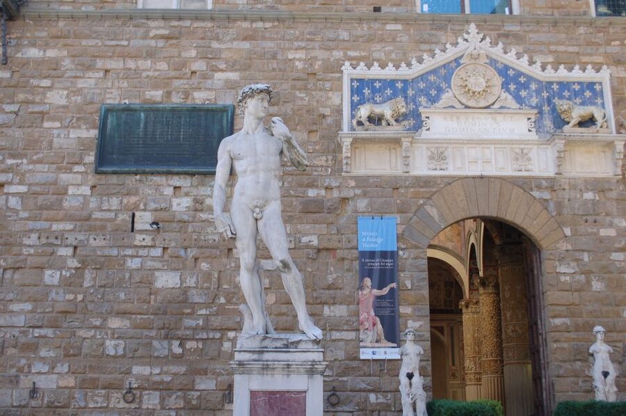 Florence: Highlights and Small-Group Accademia Tour - Piazza della Signoria and Medici power