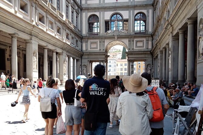 Florence Highlights: Guided Walking Tour of the Historic Center - Squares, statues, and the Medici church