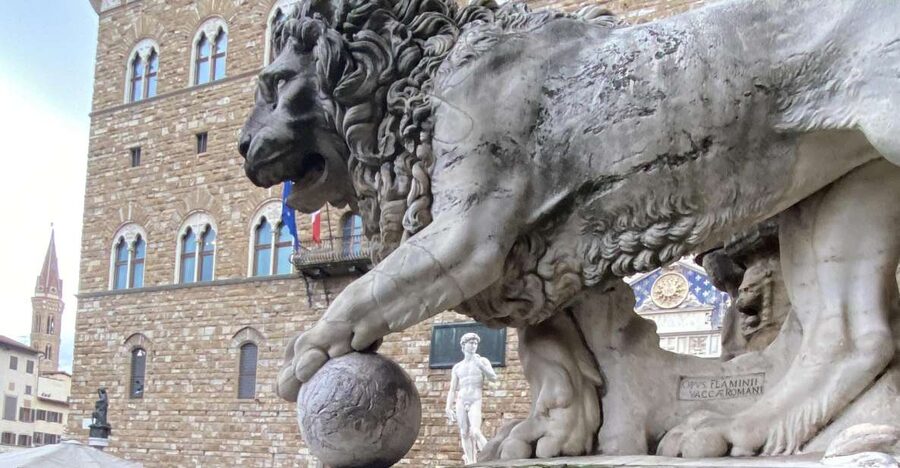 Florence historical centre and legends tour for small groups - What this Florence walking tour is really about