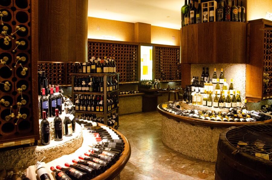 Florence: History Walking Tour with Wine Tasting - Duomo Square and Santa Maria del Fiore