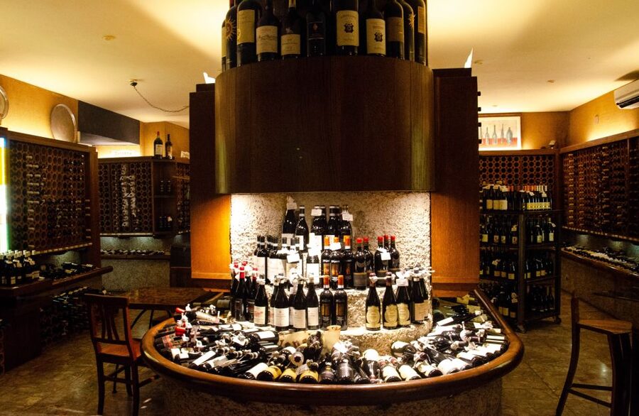 Florence: History Walking Tour with Wine Tasting - How much value do you get for $105?