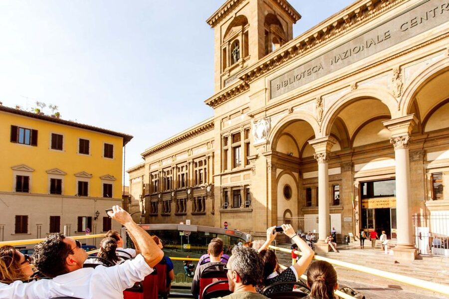 Florence: Hop-on Hop-off Bus Tour: 24, 48 or 72-Hour Ticket - Audio commentary, Wi-Fi, and the mobile app