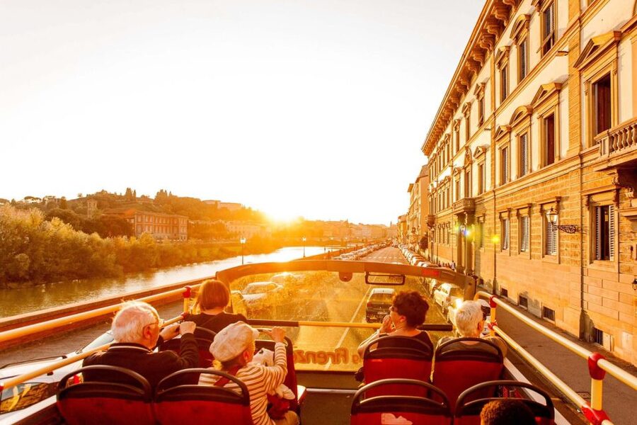 Florence: Hop-on Hop-off Bus Tour: 24, 48 or 72-Hour Ticket - Line A: a one-hour circuit through Florence