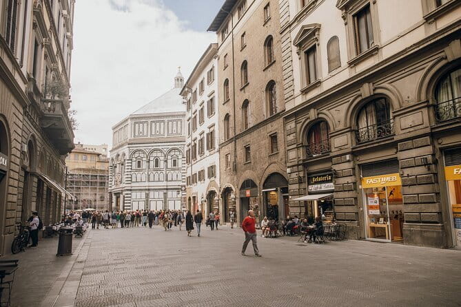 Florence in a Day: Michelangelo's David, Uffizi and Guided City Walking Tour - Entering the Uffizi With a Plan