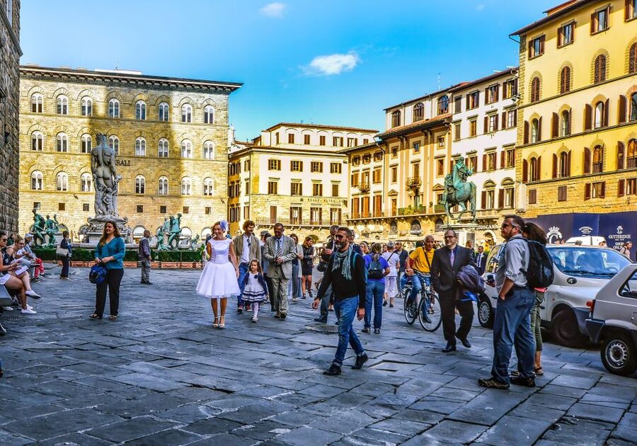Florence in one Day: Walking Tour with Uffizi and Accademia - Piazza della Signoria and Florence in public view