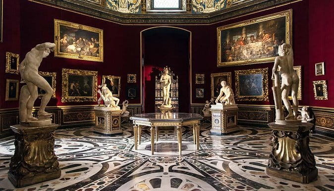 Florence in one day with a localGuide: David-City walk-Uffizi - Guides who make the difference