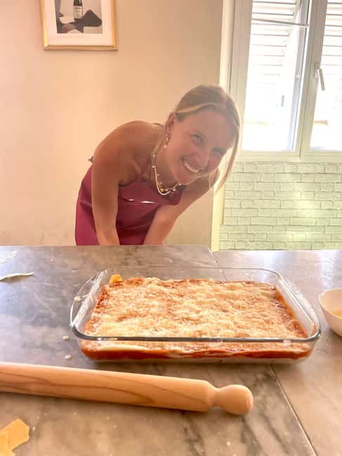 Florence: Lasagna and Spaghetti-Making Class - Rolling pasta in a Florentine palazzo