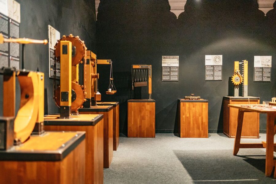 Florence: Leonardo Interactive Museum Entry Ticket - Building bridges, domes, and polyhedrons