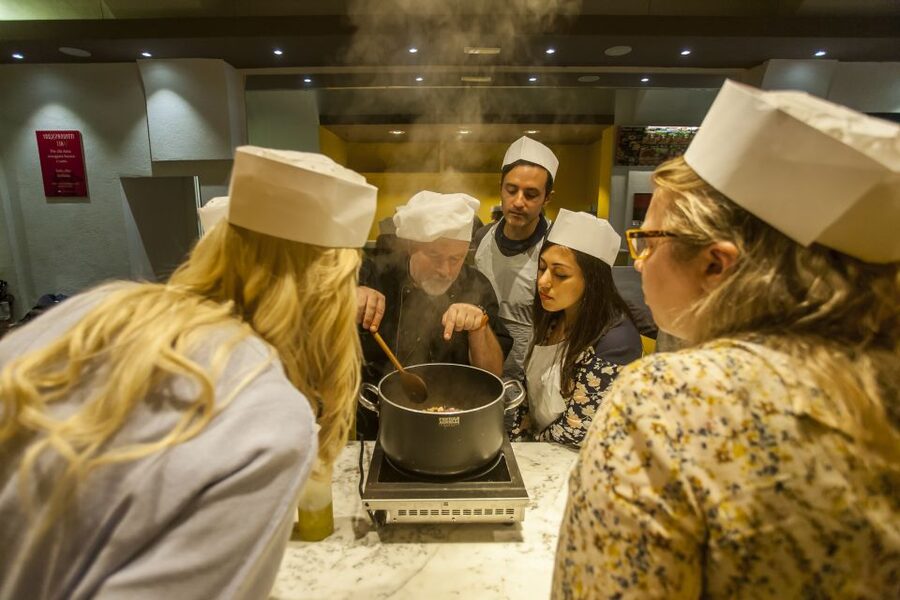 Florence: Market to Table Cooking Lesson - Building ragù, Bolognese, and other sauces