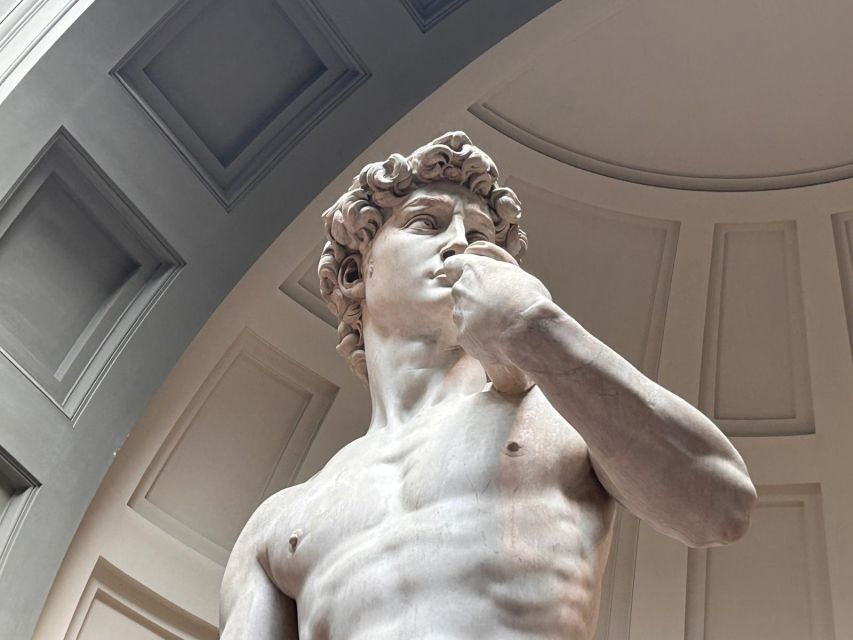 Florence: Michelangelo's David Entrance Ticket and Audio App - Medici musical instruments, including Stradivarius pieces