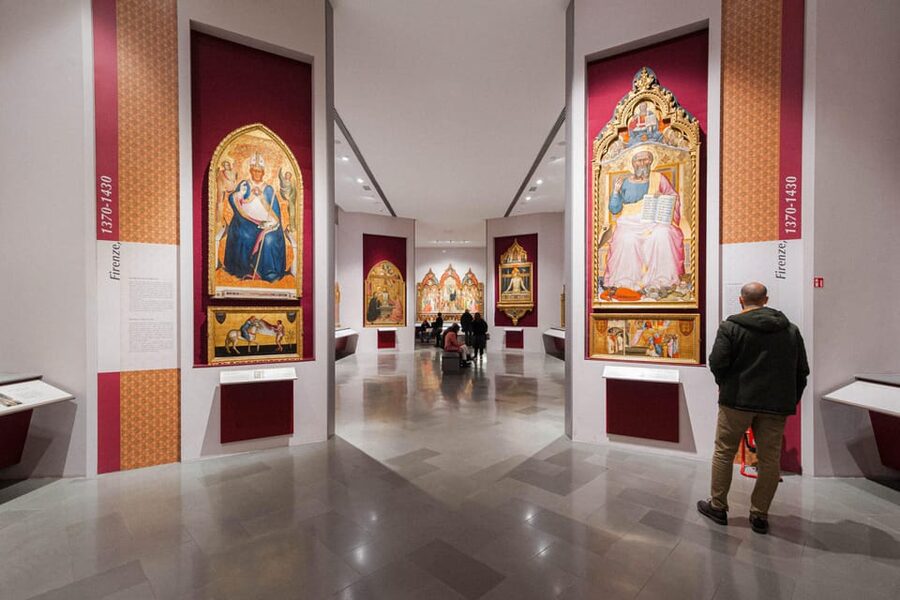 Florence: Michelangelo's David Reserved Entry Tickets - Entering the Accademia with a reserved time