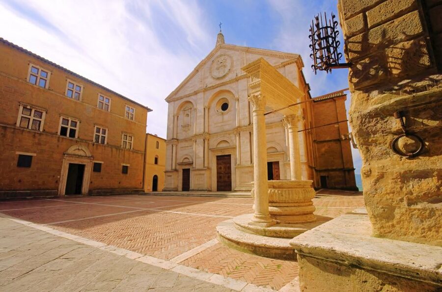 Florence: Monteriggioni & Val d'Orcia Optional Wine Tasting - How the long day feels in practice