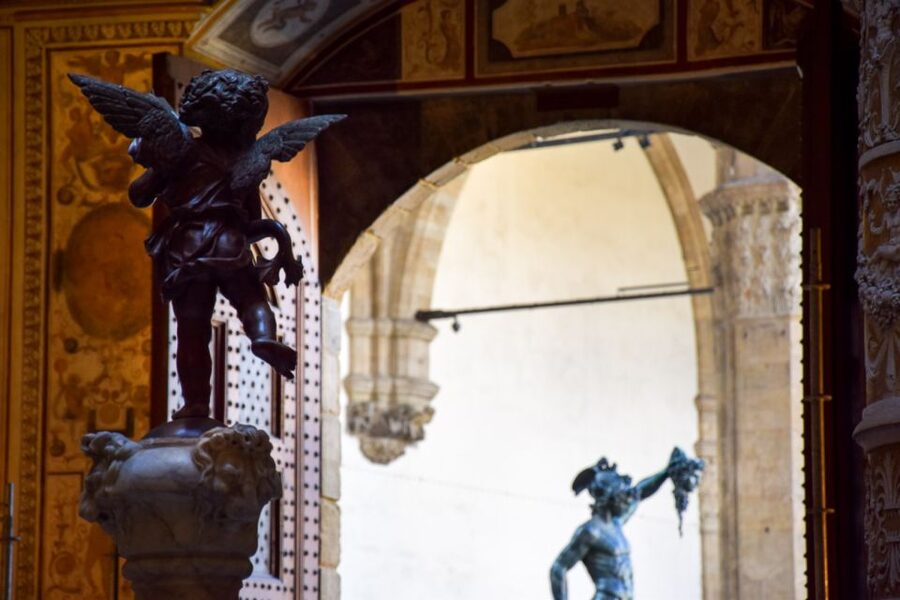 Florence: Mysteries of the Medici Guided Walking Tour - What makes the guides effective