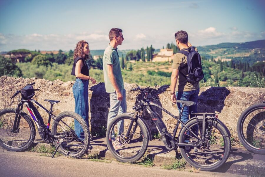 Florence: Night Tour by Electric Bike - Crossing Florence by the Arno