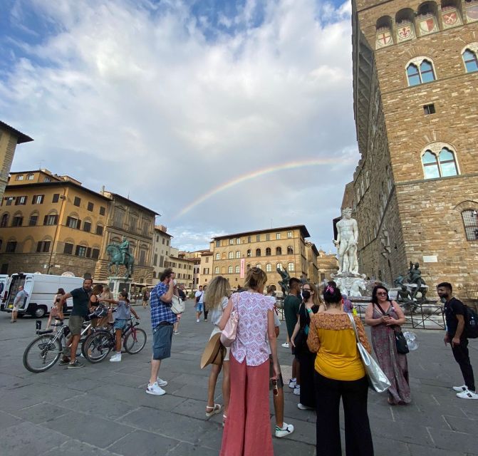 Florence: Occult & Esotericism Walking Tour For The Curious - Piazza Santissima Annunziata and the countable bees