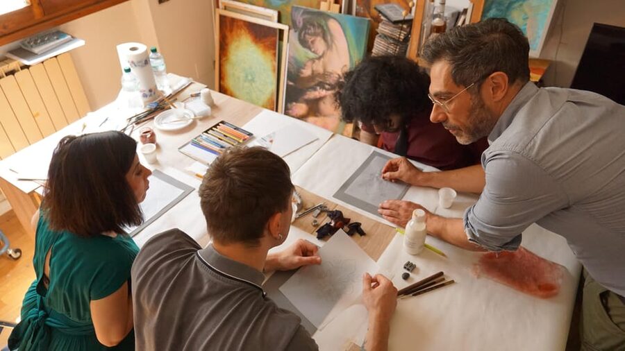 Florence: Painting experience, create your Florentine Lily! - Applying the gold foil background